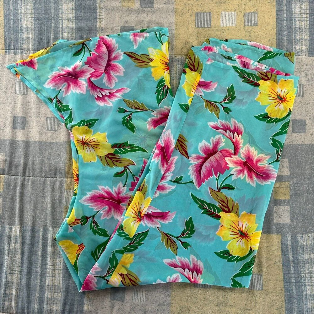 Victoria Secret Tropical Women's Large Pants w/ Blush Tropical Yellow Top Bundle